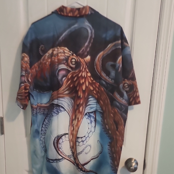 Octopus Print Men's Shirt (BR-51) - Picture 7 of 7